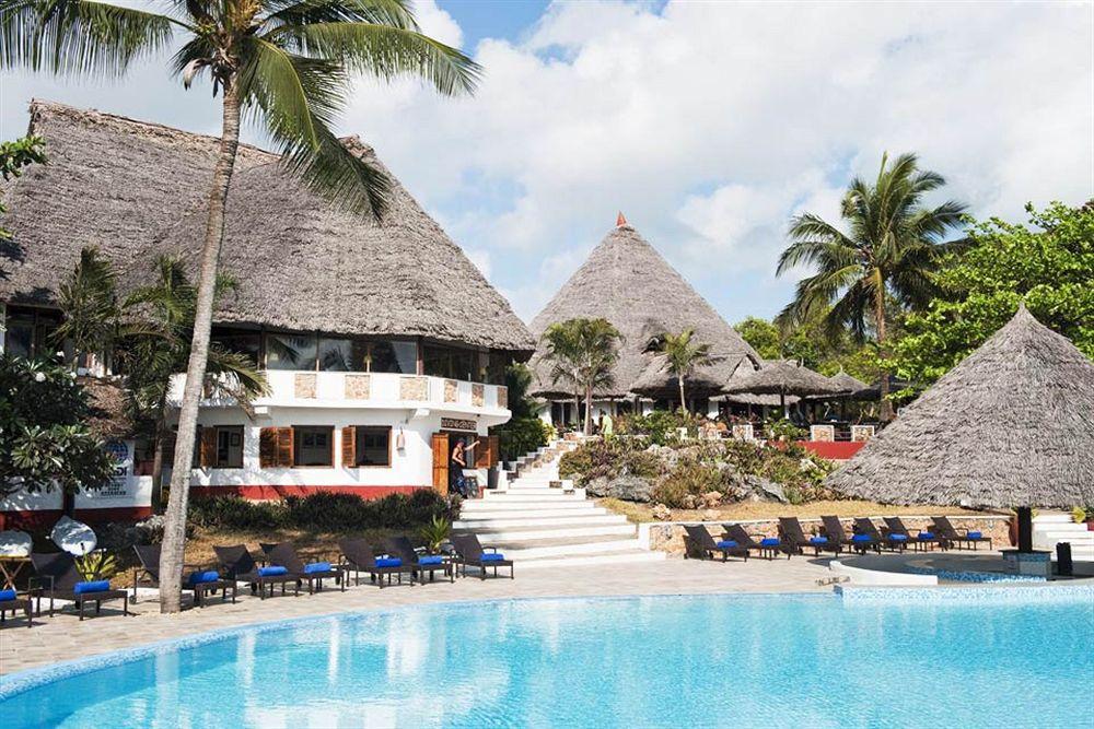 Hotel Karafuu Beach Resort Pingwe Bagian luar foto