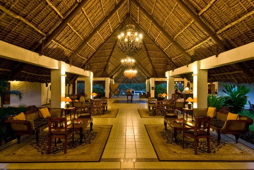 Hotel Karafuu Beach Resort Pingwe Bagian luar foto