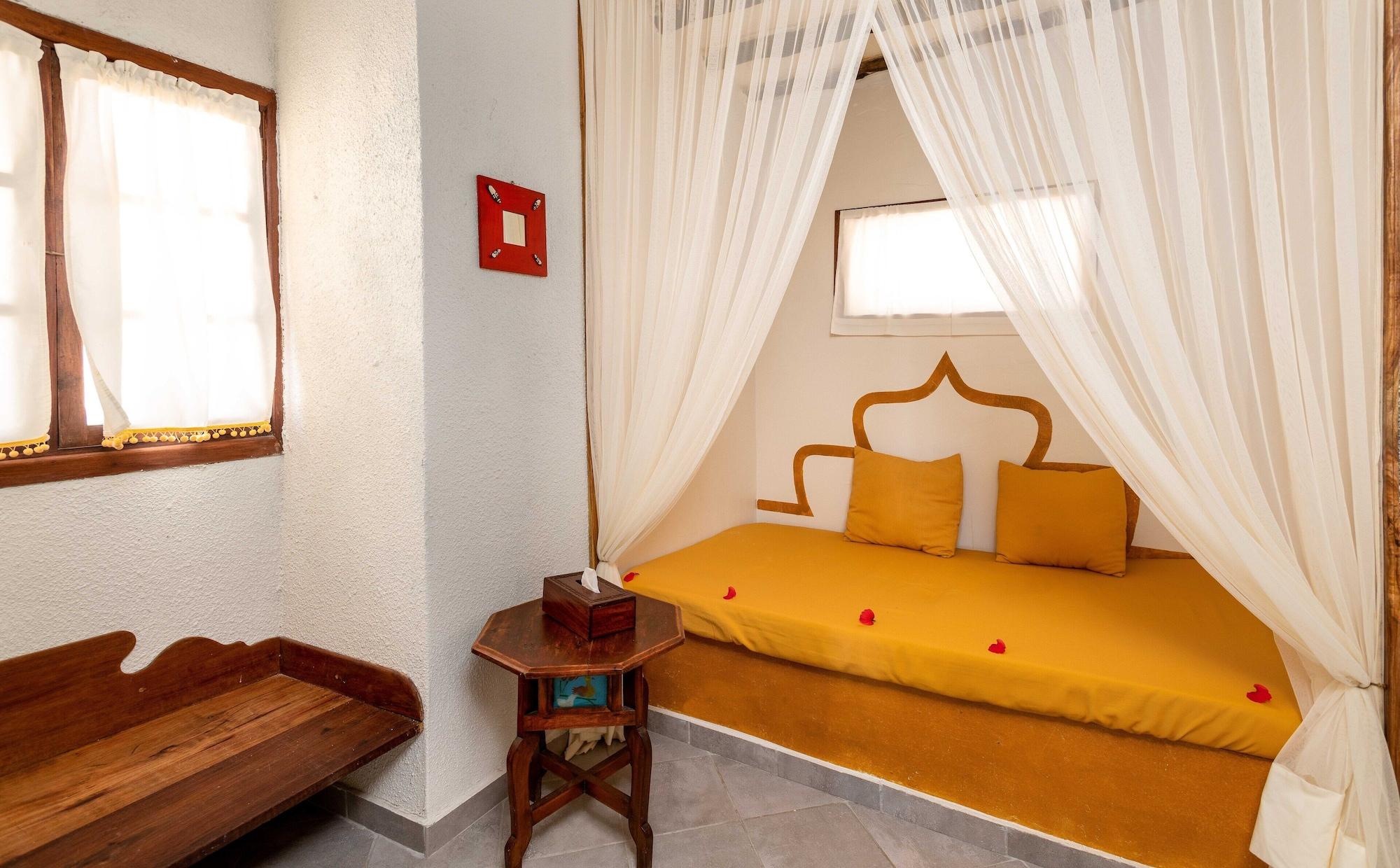 Hotel Karafuu Beach Resort Pingwe Bagian luar foto