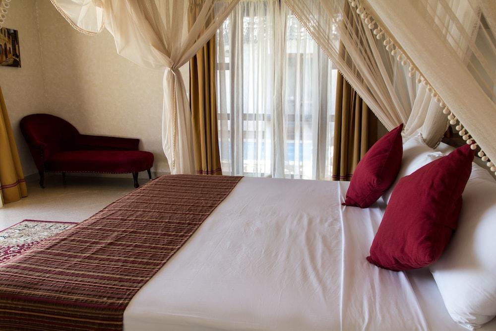Hotel Karafuu Beach Resort Pingwe Bagian luar foto