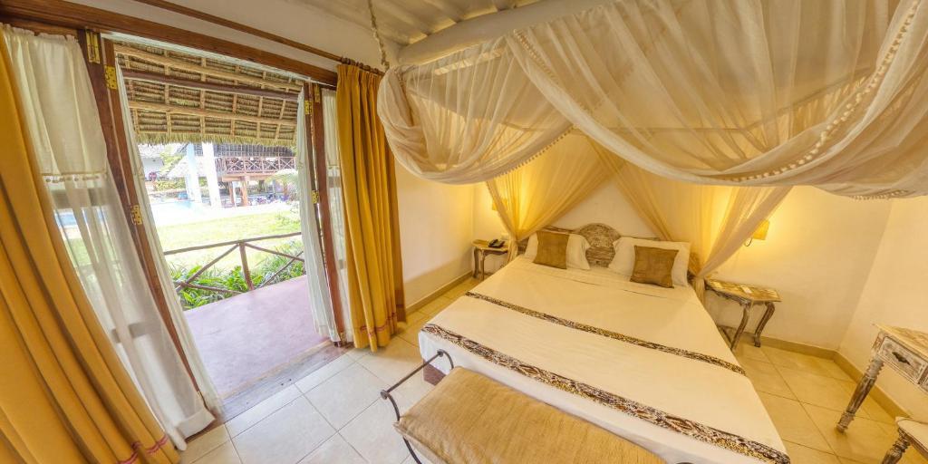 Hotel Karafuu Beach Resort Pingwe Bagian luar foto