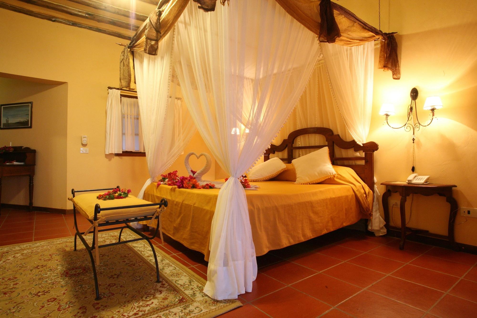 Hotel Karafuu Beach Resort Pingwe Bagian luar foto