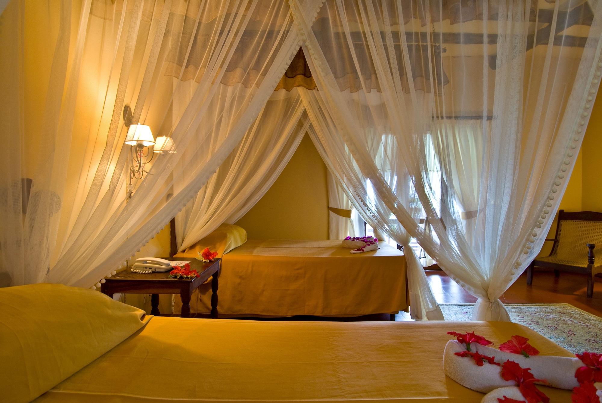 Hotel Karafuu Beach Resort Pingwe Bagian luar foto