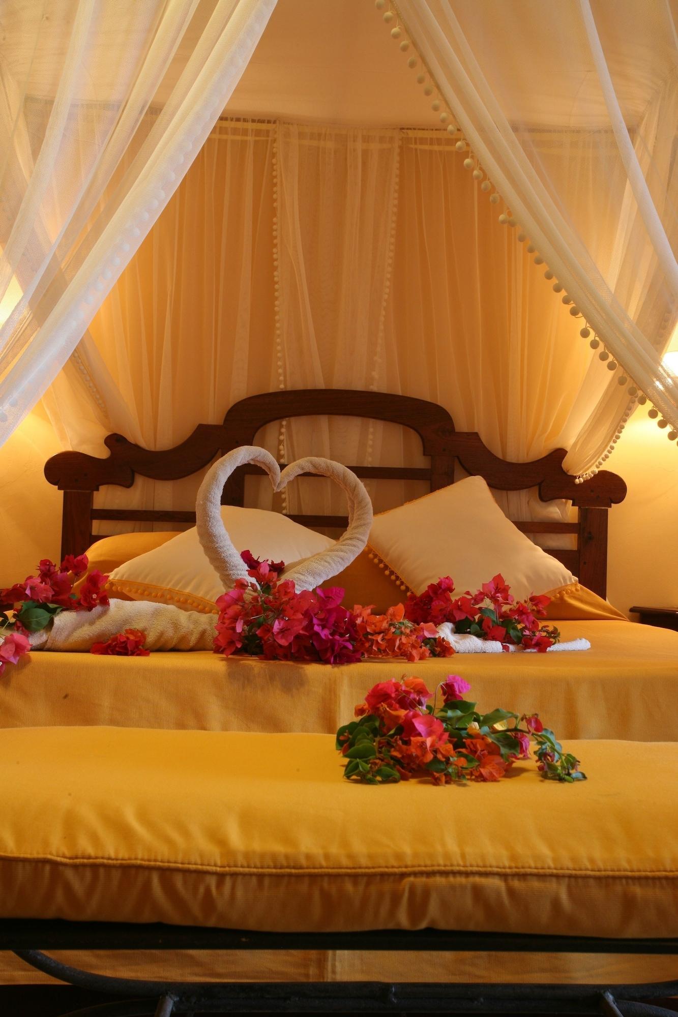 Hotel Karafuu Beach Resort Pingwe Bagian luar foto