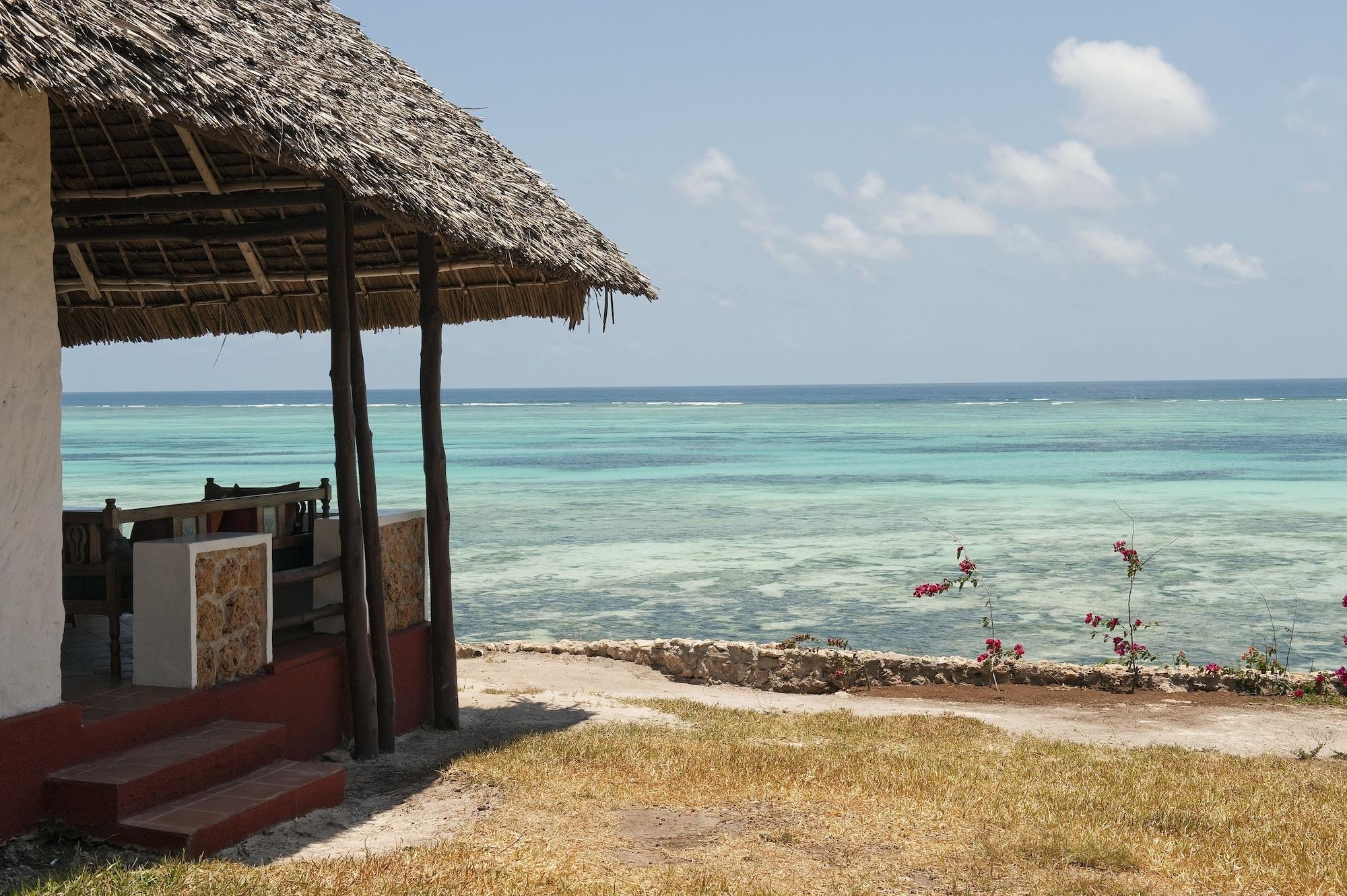 Hotel Karafuu Beach Resort Pingwe Bagian luar foto