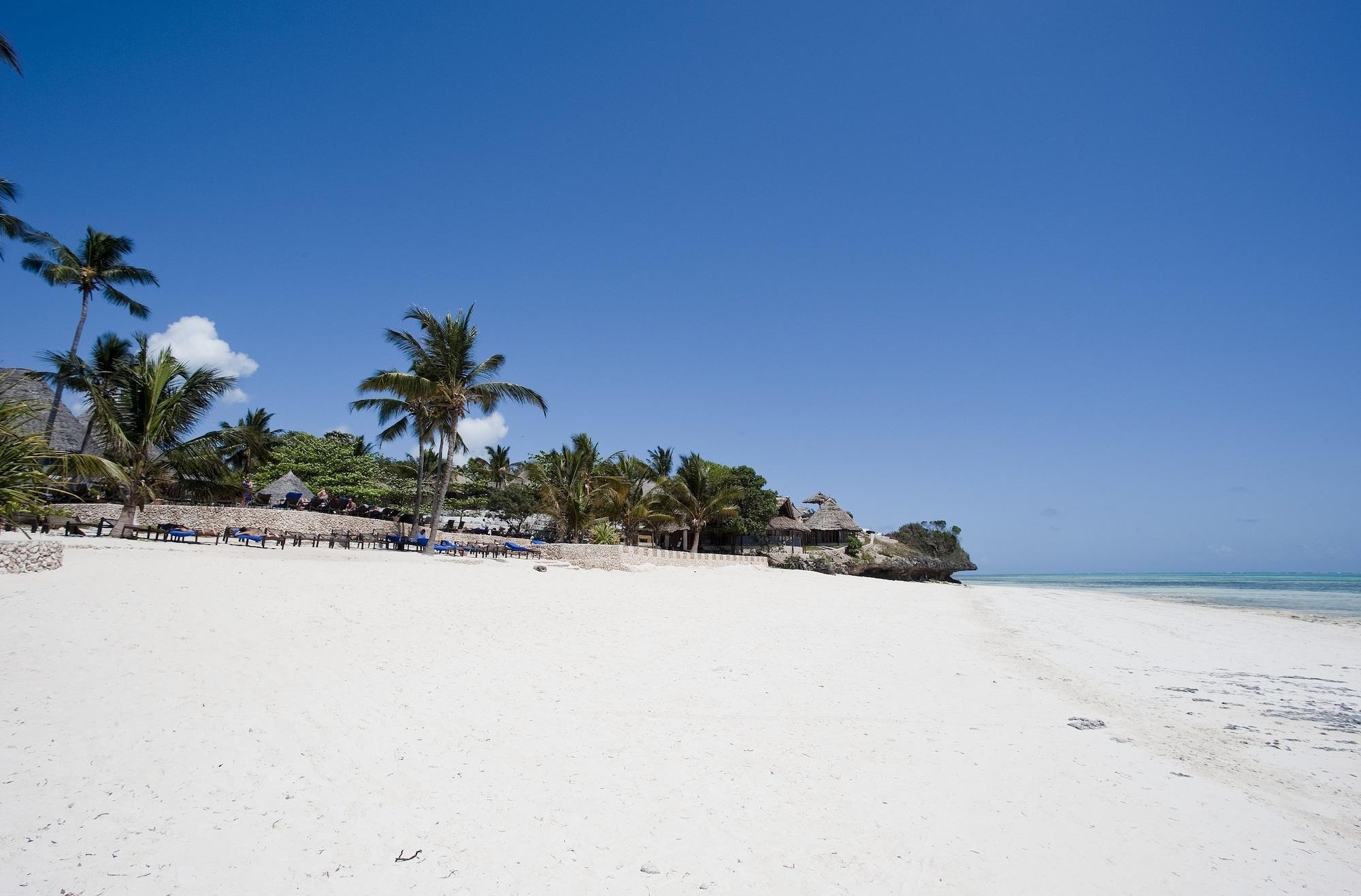 Hotel Karafuu Beach Resort Pingwe Bagian luar foto