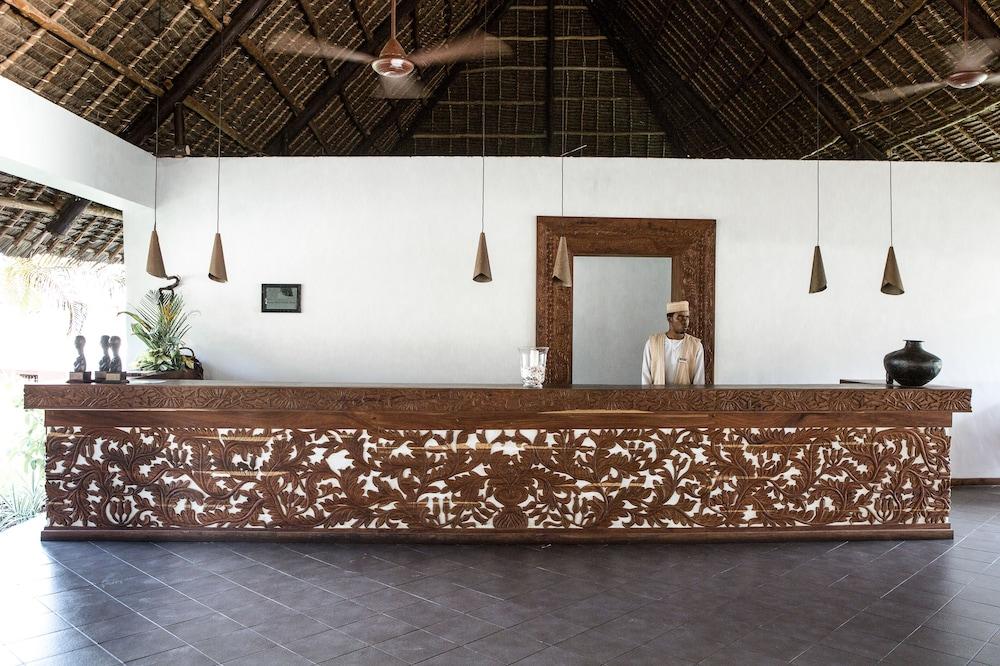 Hotel Karafuu Beach Resort Pingwe Bagian luar foto