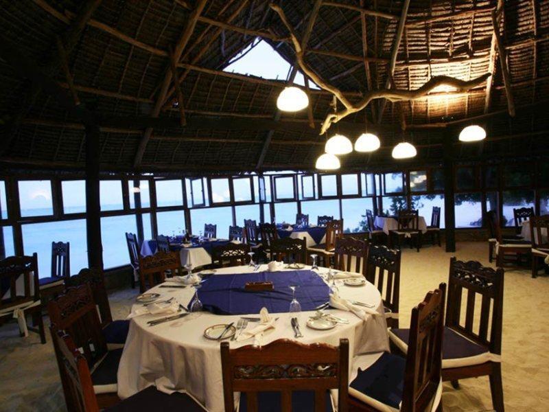 Hotel Karafuu Beach Resort Pingwe Bagian luar foto