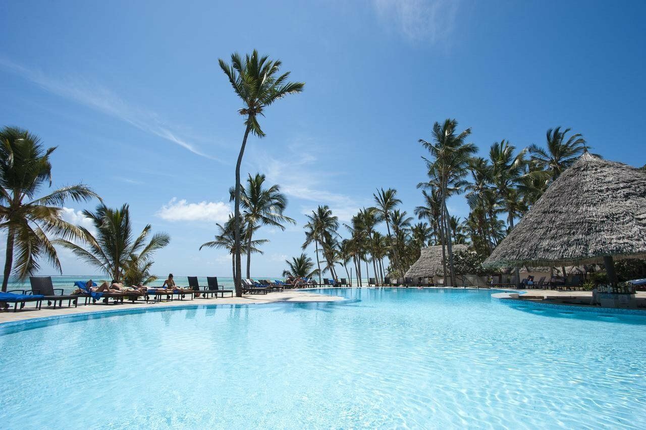 Hotel Karafuu Beach Resort Pingwe Bagian luar foto