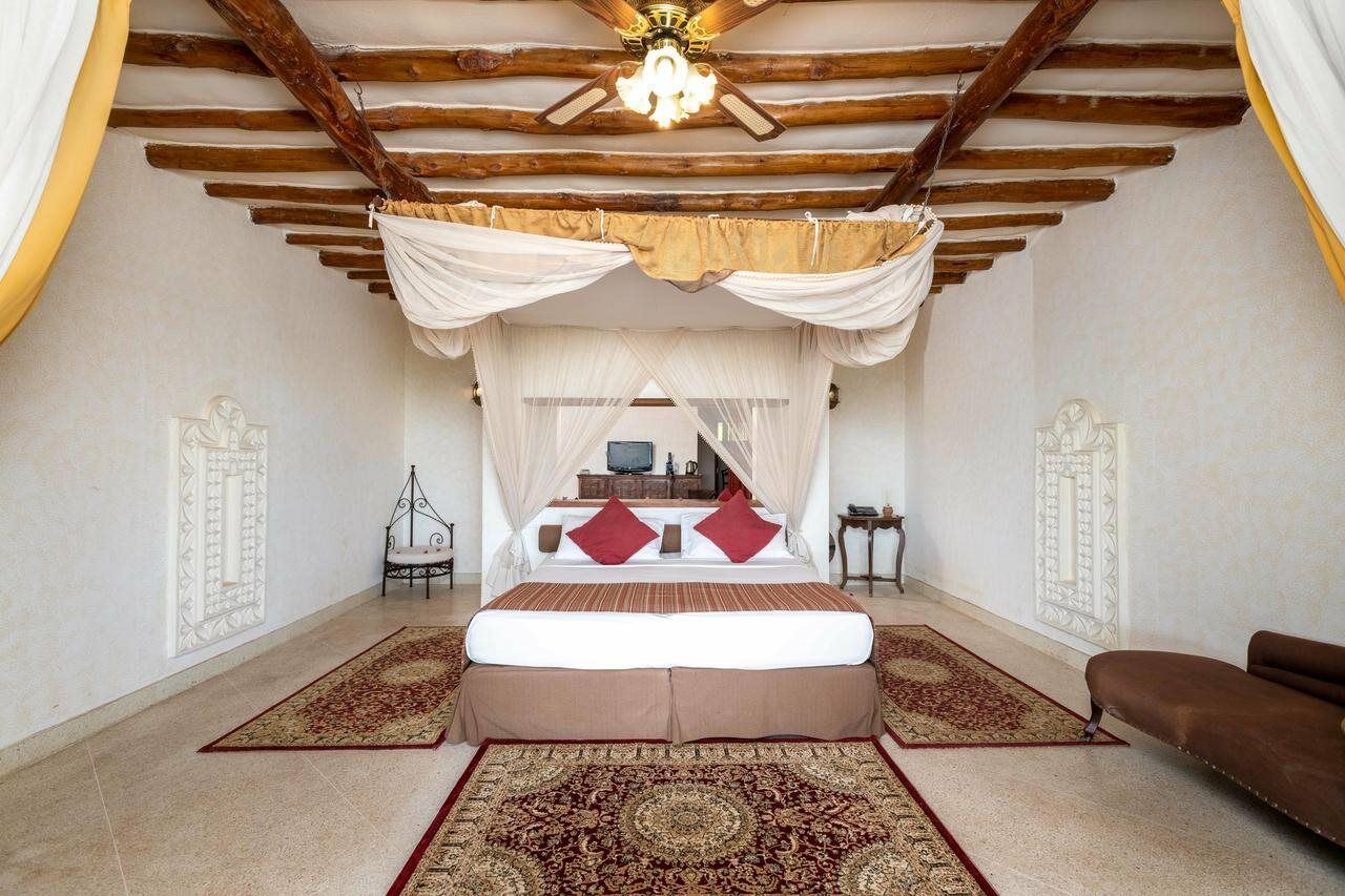 Hotel Karafuu Beach Resort Pingwe Bagian luar foto